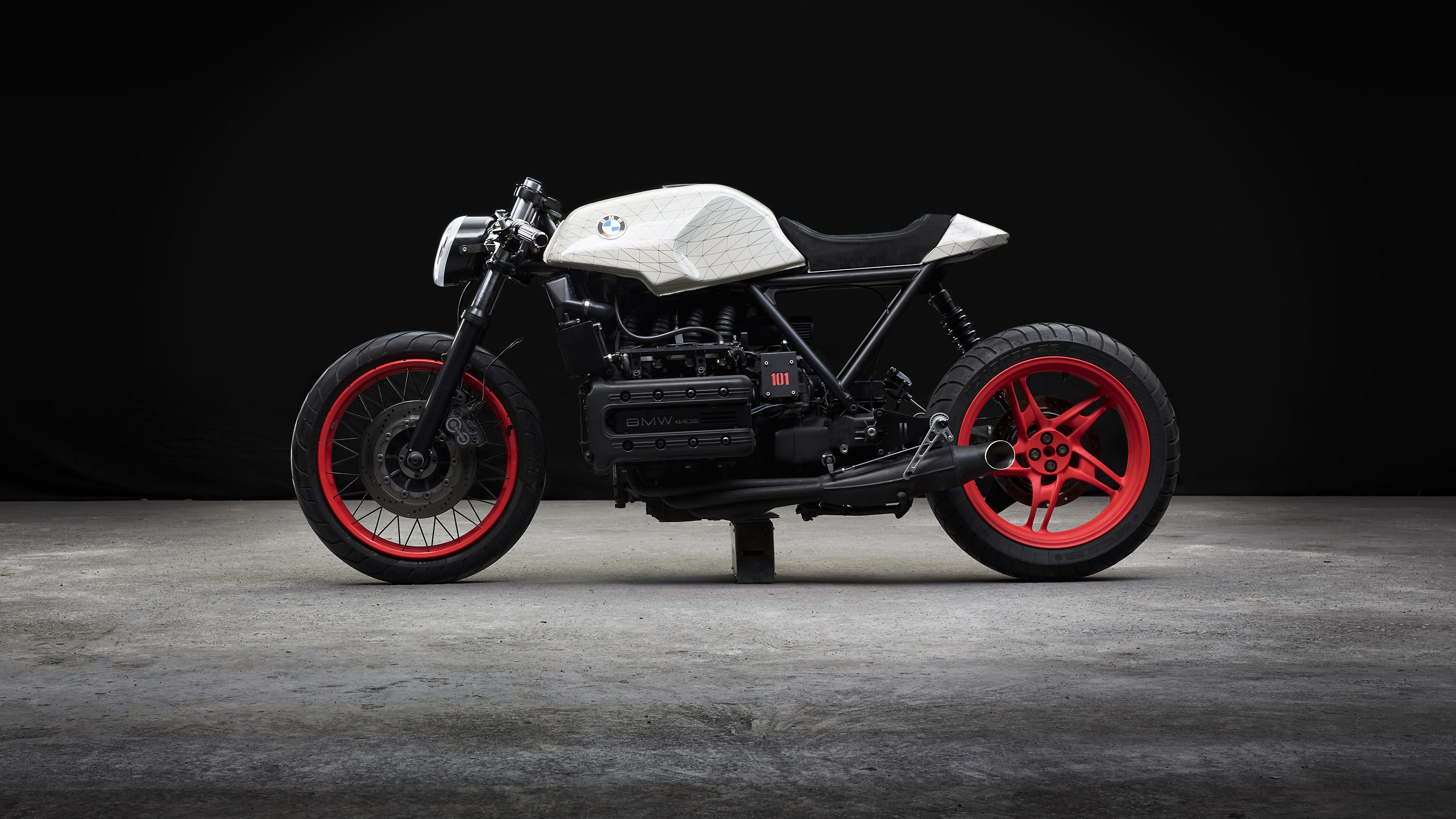 Bmw k 100 cafe. Bmw k100 мотор. Bmw k1100 k100 cafe racer. K 100 3 3. Bmw k100.